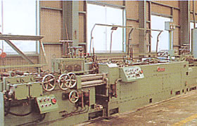 Continuous drawing bench
